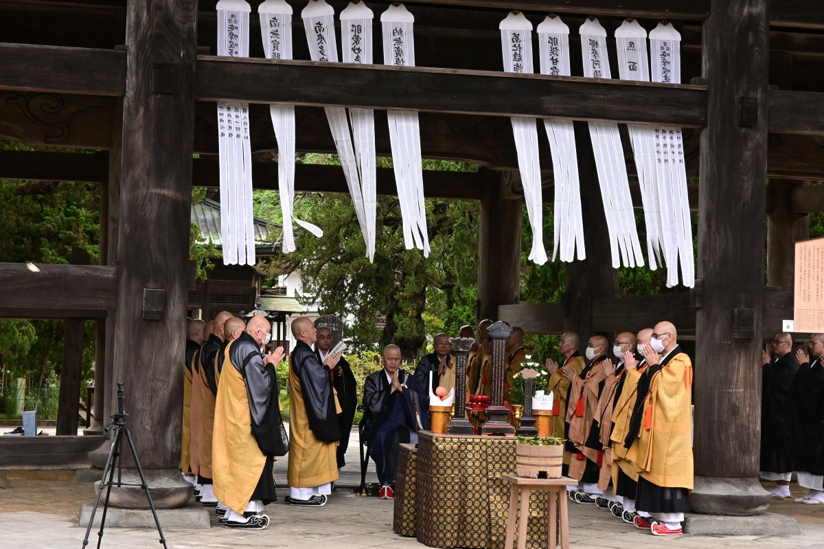 建長寺三門梶原施餓鬼会